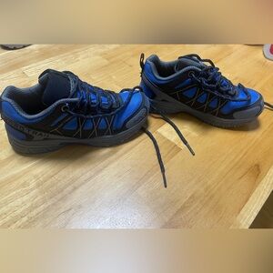 MT Hood boys sneakers size 11